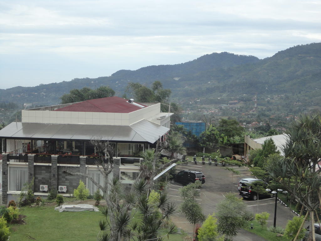 The Rizen Hotel Cisarua Kültér fotó
